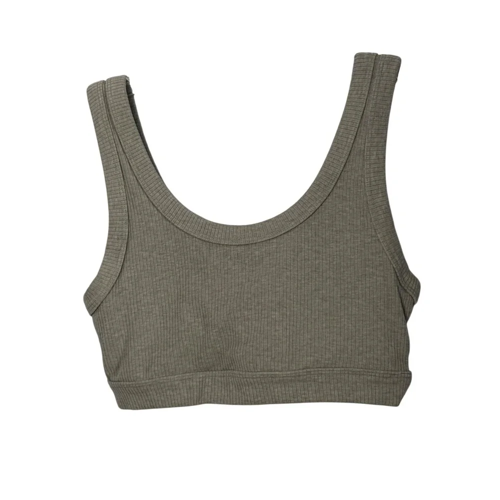 Alo Yoga‎ Wellness Bra in Dove Gray Heather Ribbed Scoop Neck - Medium